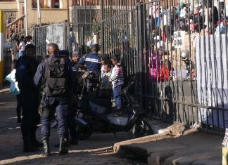 Madagascar: la police tire sur un mouvement de foule, faisant au moins 19 morts* Madagascar, albinos, gendarmerie