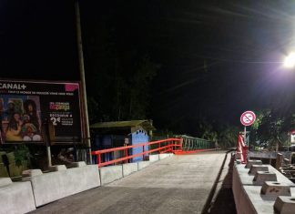 Des coupures de la circulation pour la mise en place de la passerelle piétonne sur le pont de Dzoumogné