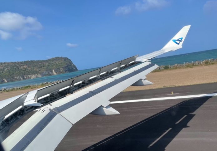 Mayotte, aéroport, piste, Emmanuel Macron