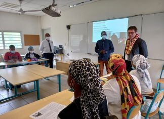 Hommage à Samuel Paty, « l’école » et « l’échange » comme « antidotes » face à la barbarie