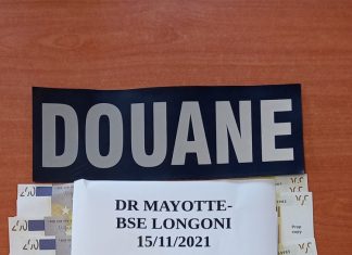 Plus de 20.000 euros de faux billets dans un colis postal à Kawéni Douanes, faux billets, Mayotte