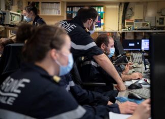 Océan Indien : le porte-avions Charles de Gaulle voyage dans le passé le temps d’un exercice