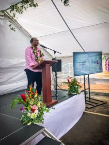 Carla Baltus, Médef Mayotte en plein discours sur scène