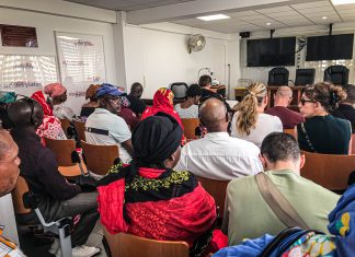 Les délogés du Talus II condamnent l’État Salle du tribunal administratif de Mayotte pleine