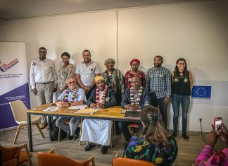Les entreprises mahoraises s’engagent aux côté de la BGE Groupe de personnes alignées posant pour des photos