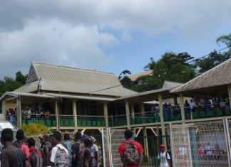 Lycée de Dzoumogne : nouveau renforcement des moyens de protection Dzoumogne, Mayotte