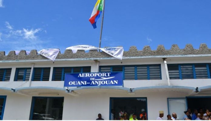 Comores, Moroni, Anjouan, aéroport, ADC