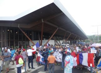 Sinon, pour la piste longue, vous préférez le site de Pamandzi ou du côté de Bouyouni ? Piste longue, Mayotte, DGAC,