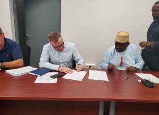Une signature annonçant « le début d’un grand changement » sur Petite-Terre