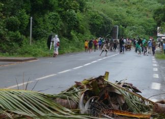 Crise après crise, la santé est dans une impasse Barrages, délinquance, Mayotte, Koungou