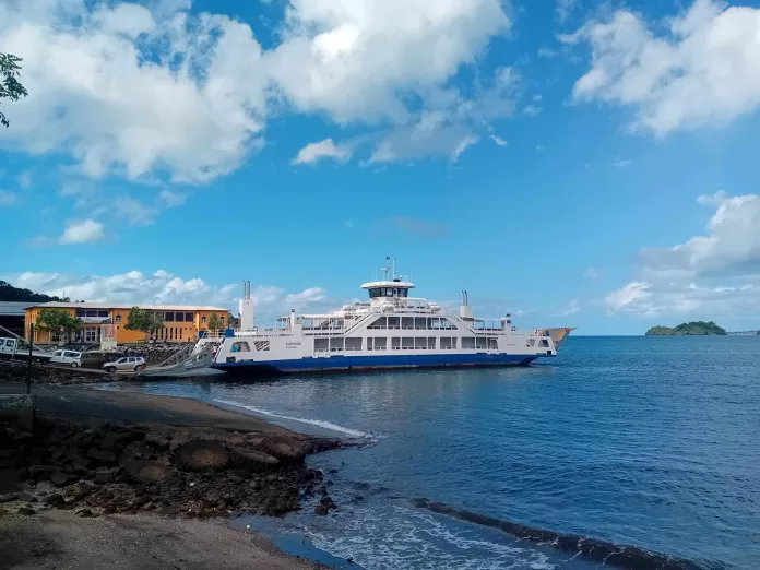 Barge, Mayotte, collectif, mobilisation, interruption