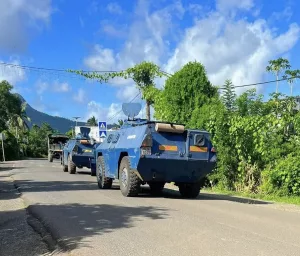 Gendarmerie, blocages, barrages, blindés, chars, préfecture, détruire, circulation